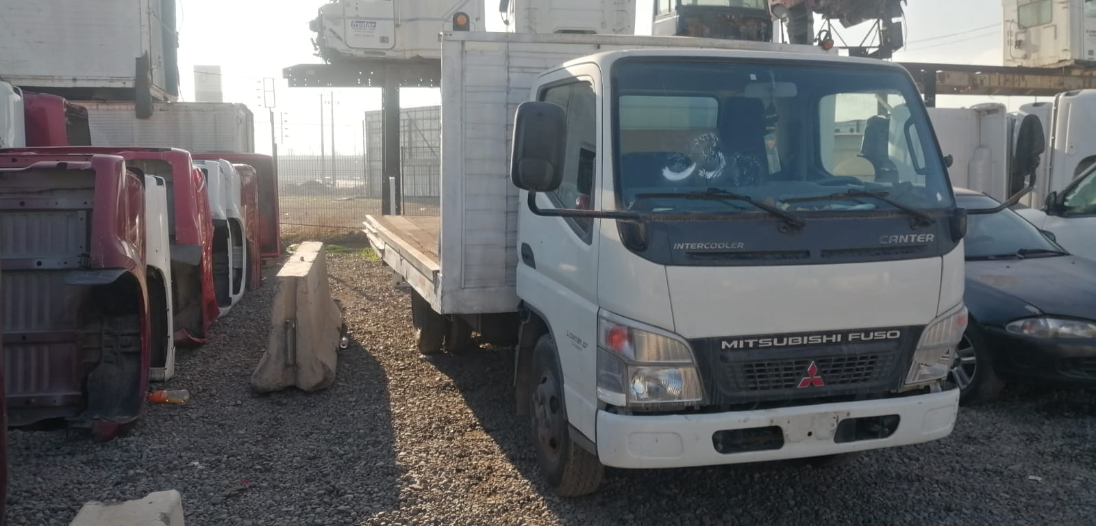  Mitsubishi CANTER 2005    EN DESARME